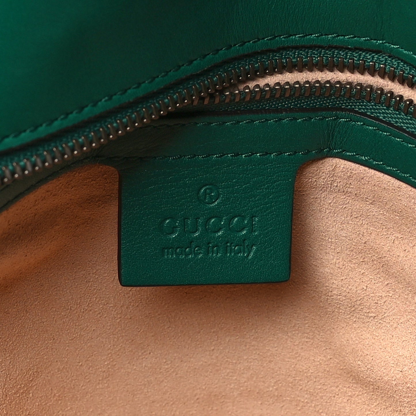 Calfskin Matelasse Medium GG Marmont Shoulder Bag Emerald Green