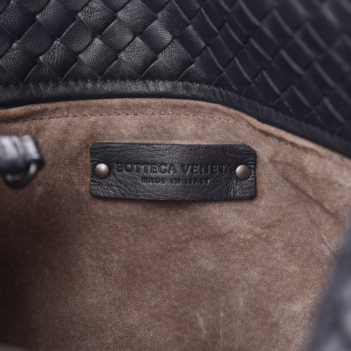 Nappa Intrecciato Medium Seamless Tote Black