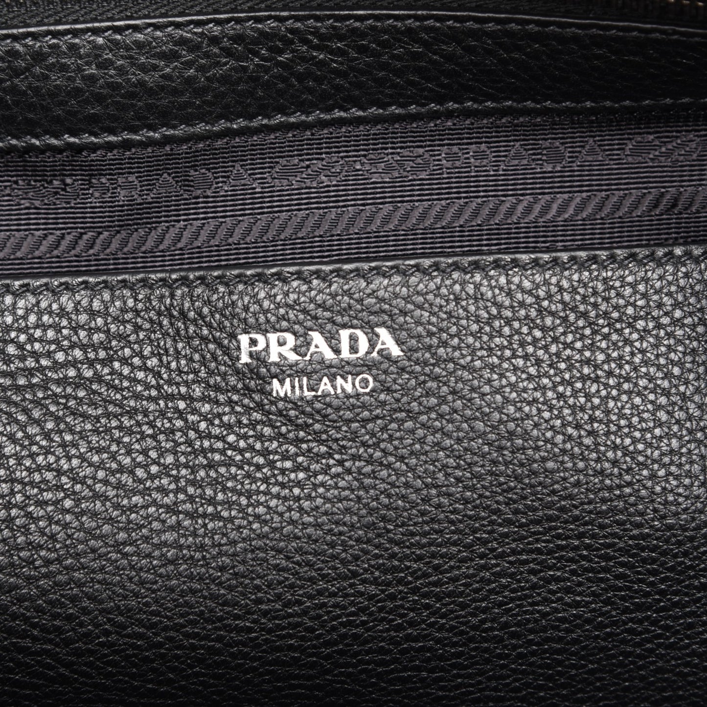 Vitello Daino Tote Nero Black