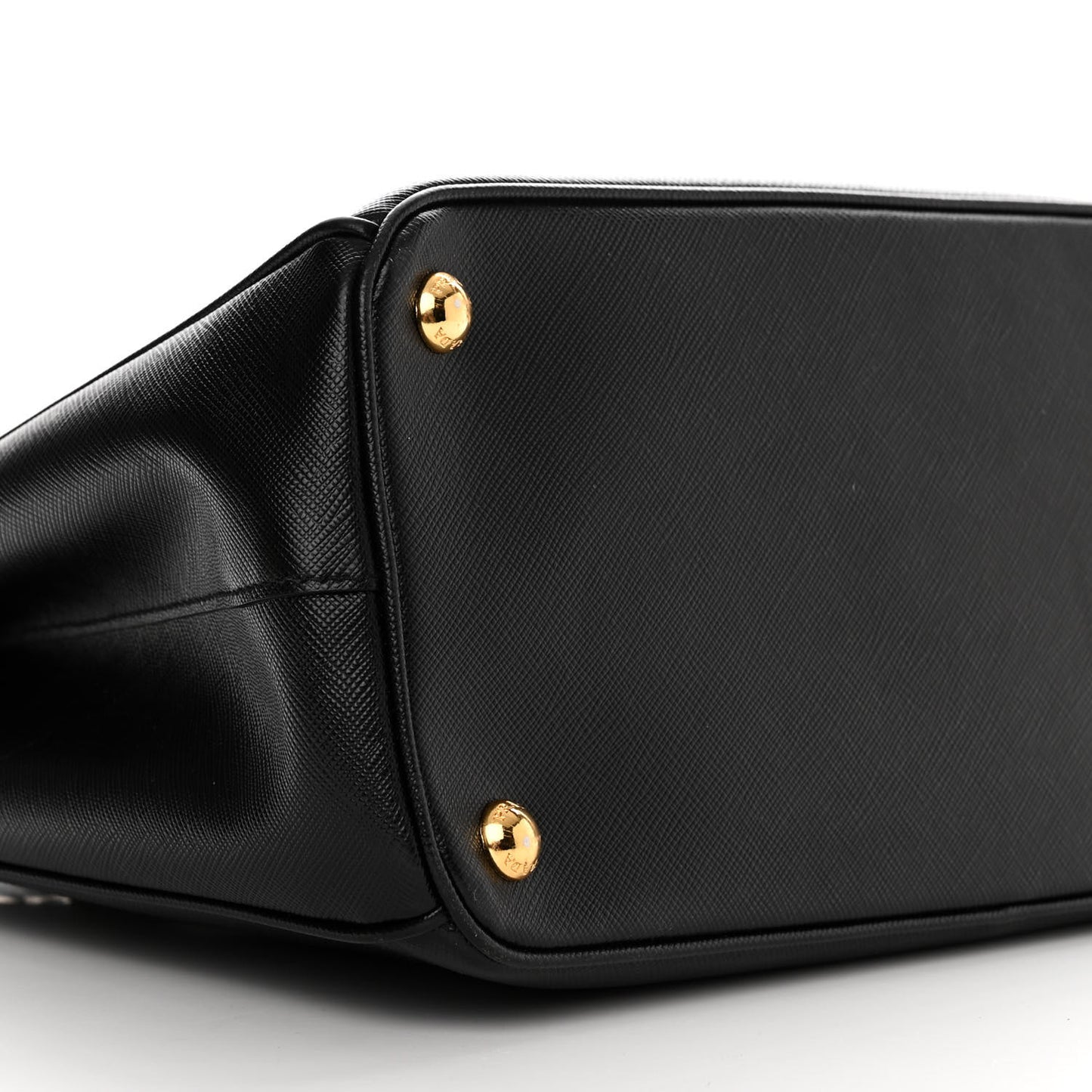 Saffiano Medium Galleria Double Zip Tote Black