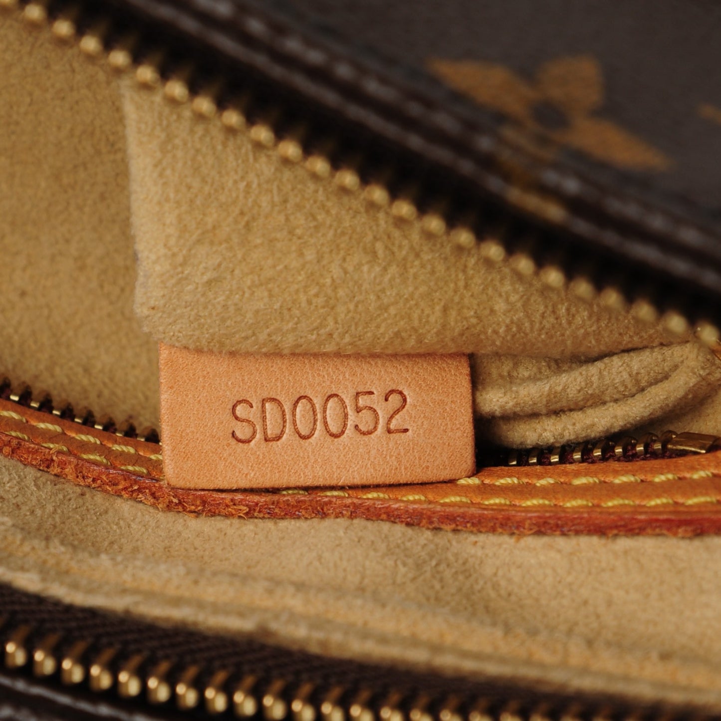Monogram Looping MM
