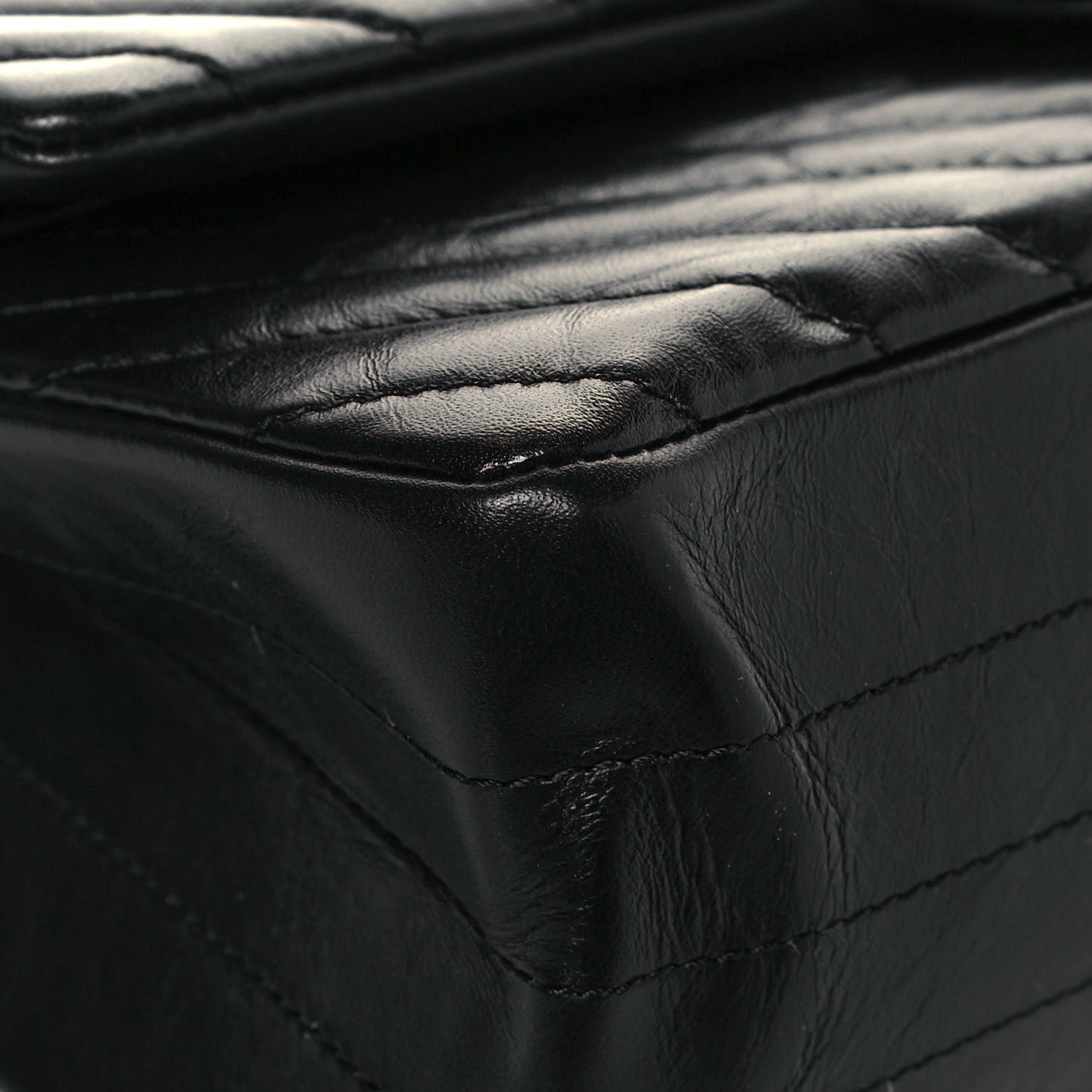 Aged Calfskin Chevron Quilted 2.55 Reissue 225 Flap So Black