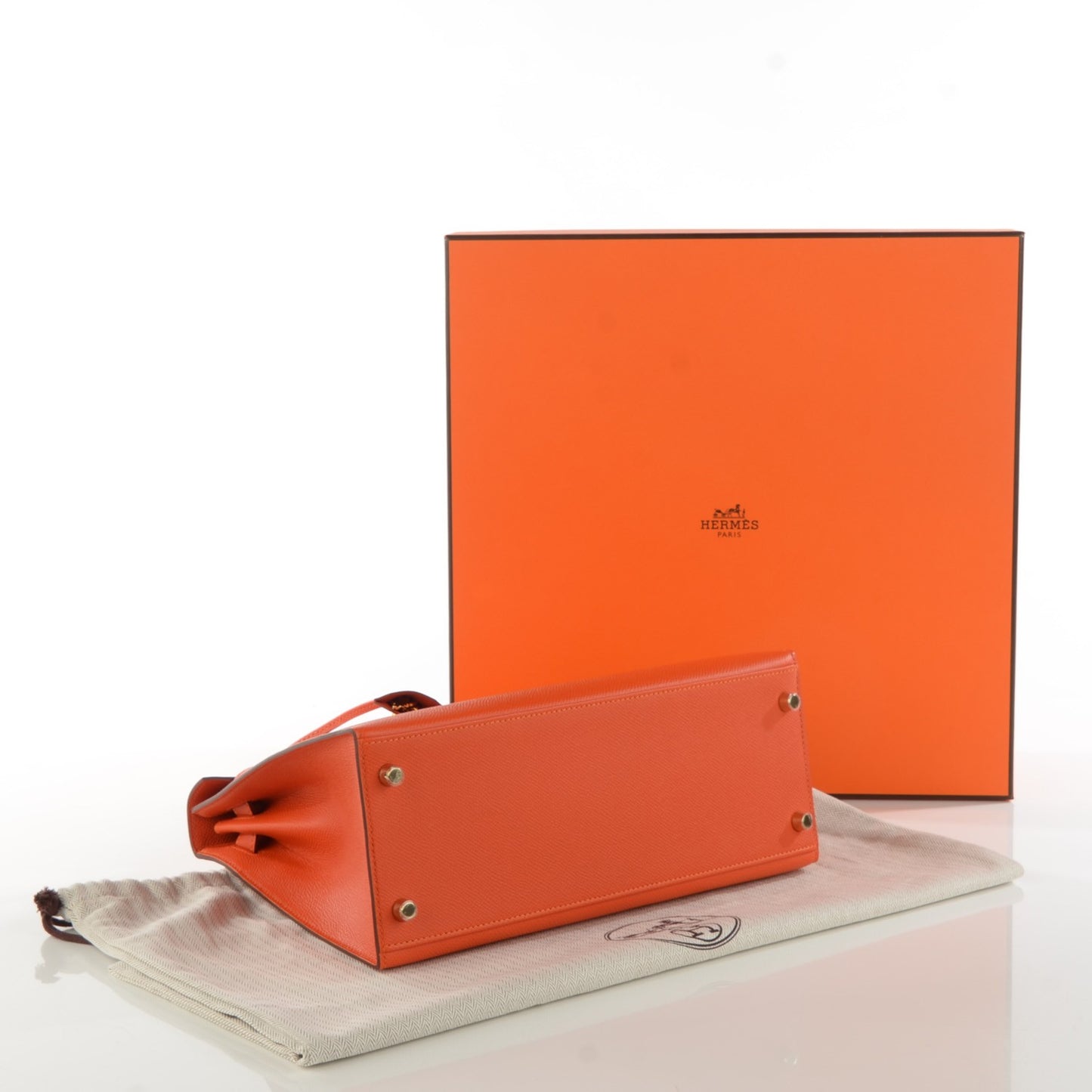 Epsom Kelly Sellier 28 Feu