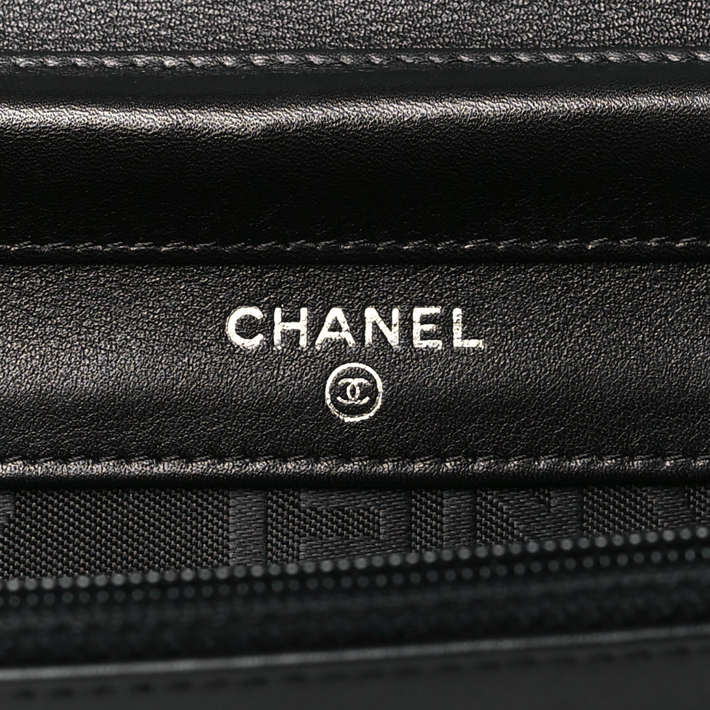 Lambskin Embossed Lax Wallet On Chain WOC Black
