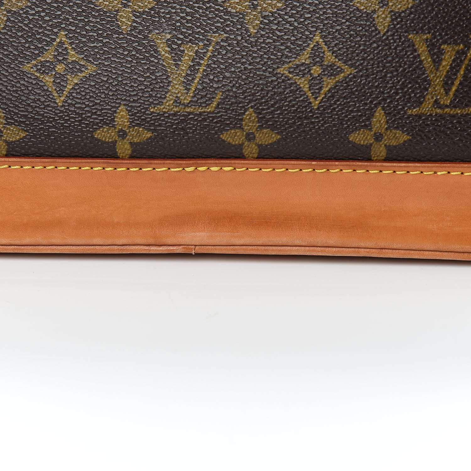 Louis Vuitton Monogram Alma PM 16 of 18