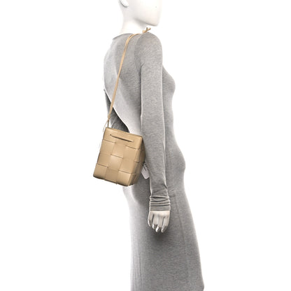 Bottega Veneta Nappa Maxi Intrecciato Small Cassette Bucket Bag Porridge 2 of 9