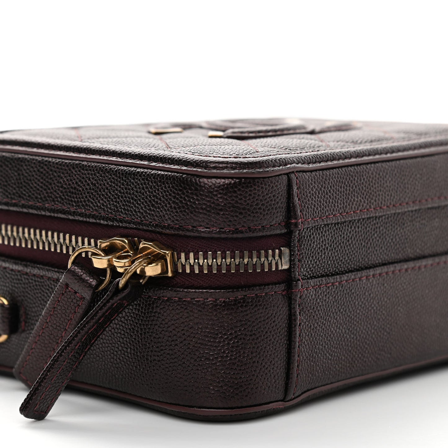 Caviar Quilted Small CC Filigree Vanity Case Burgundy