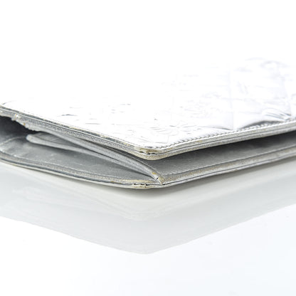 Chanel Metallic Patent Calfskin Quilted Lucky Symbols Yen Wallet Silver 14 of 19