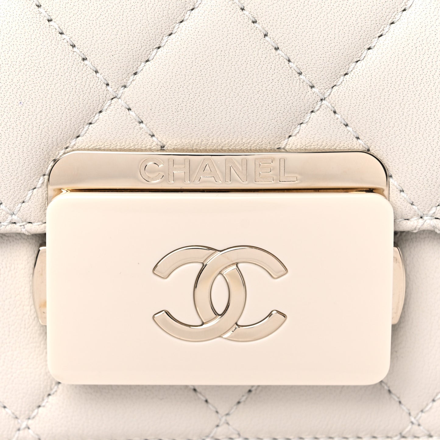 Sheepskin Quilted Mini Beauty Lock Flap White