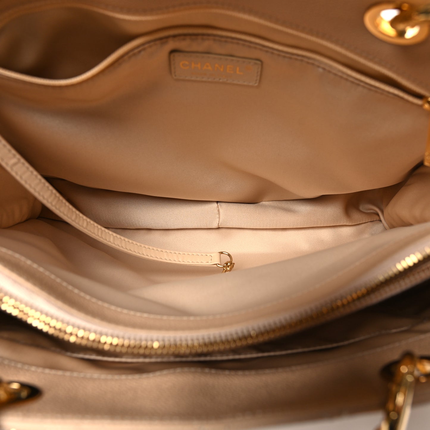 Caviar Quilted Grand Shopping Tote GST Beige Clair