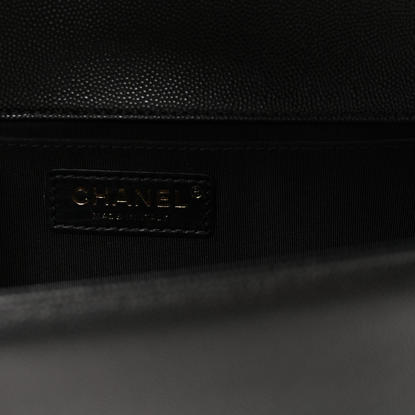 Caviar Quilted Medium Boy Flap Black