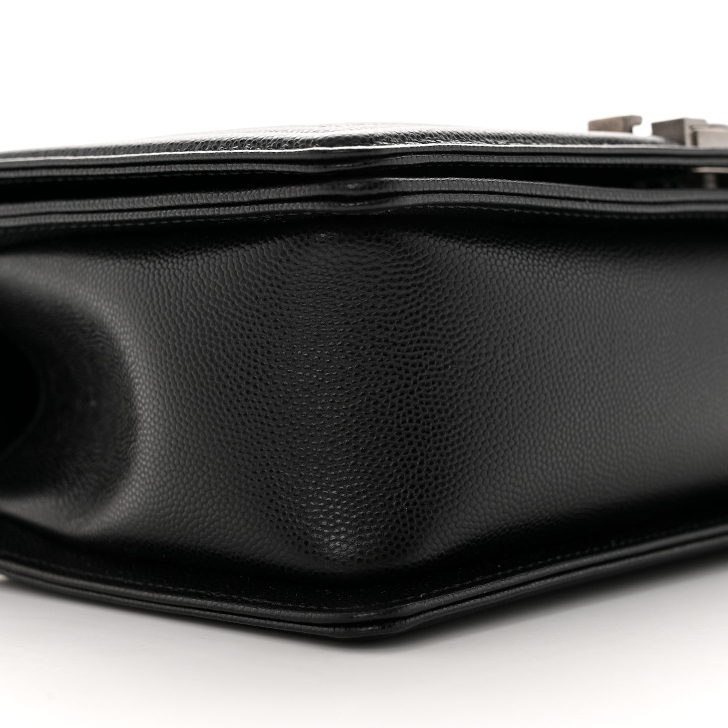 Caviar Quilted Medium Boy Flap Black