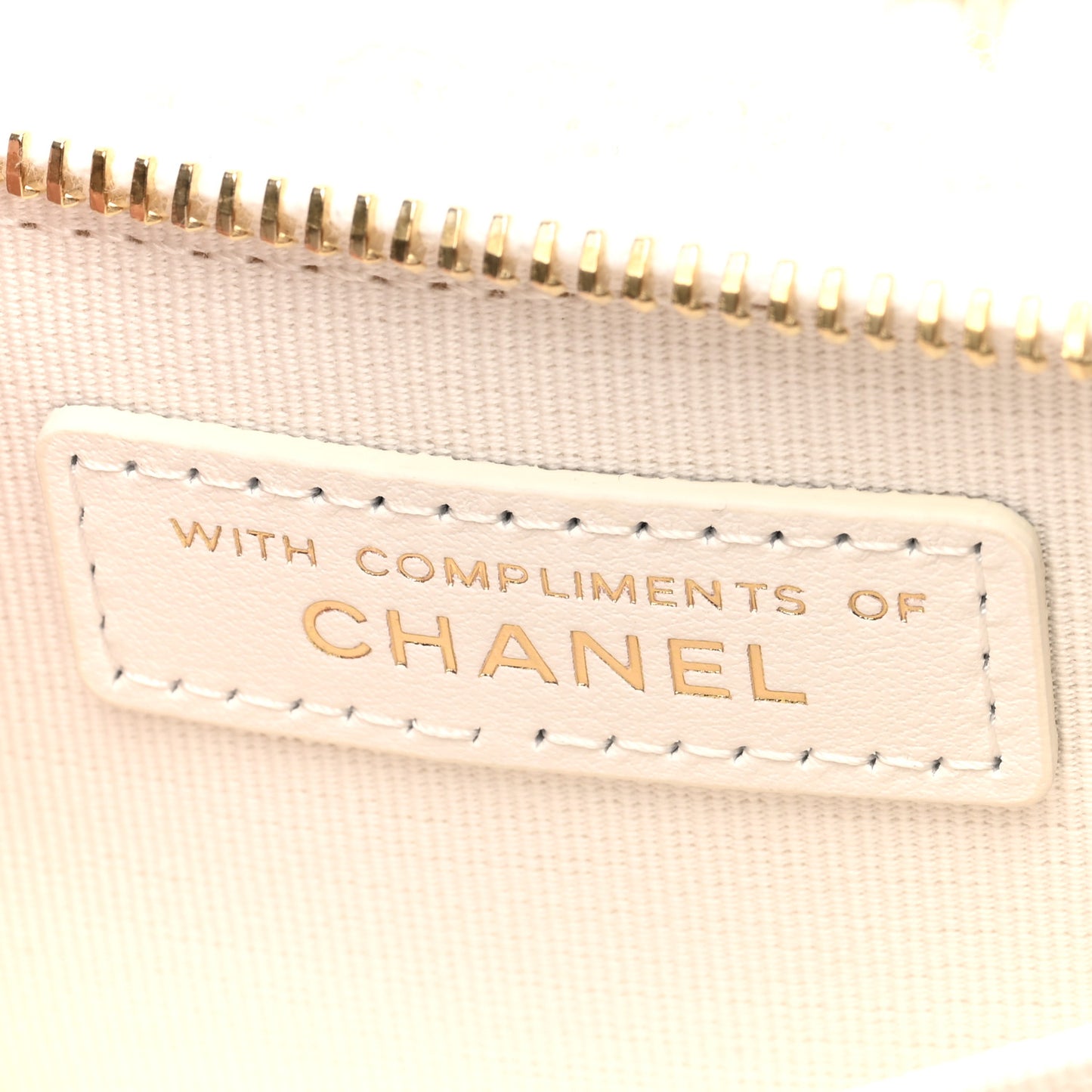 Tweed Quilted Bow Flap Card Holder On Chain White