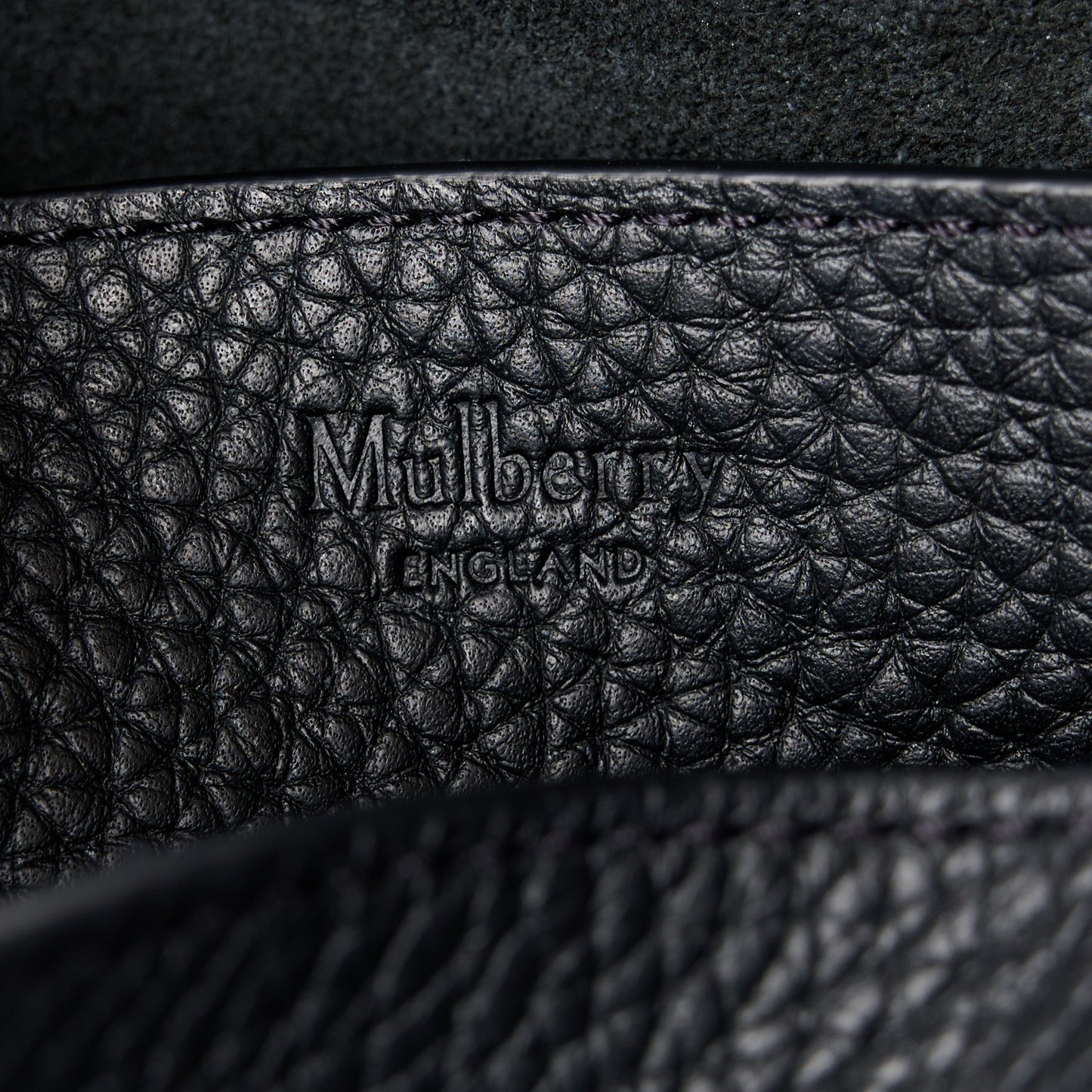 Heavy Grain Oversized Alexa Black