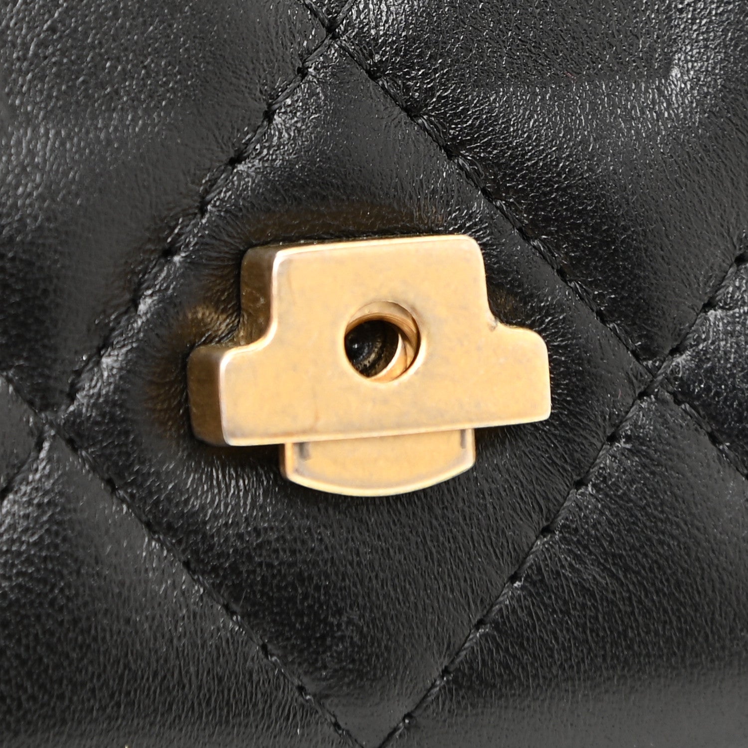 Chanel Lambskin Quilted CC Chic Flap Card Holder Black Gold 11 of 12