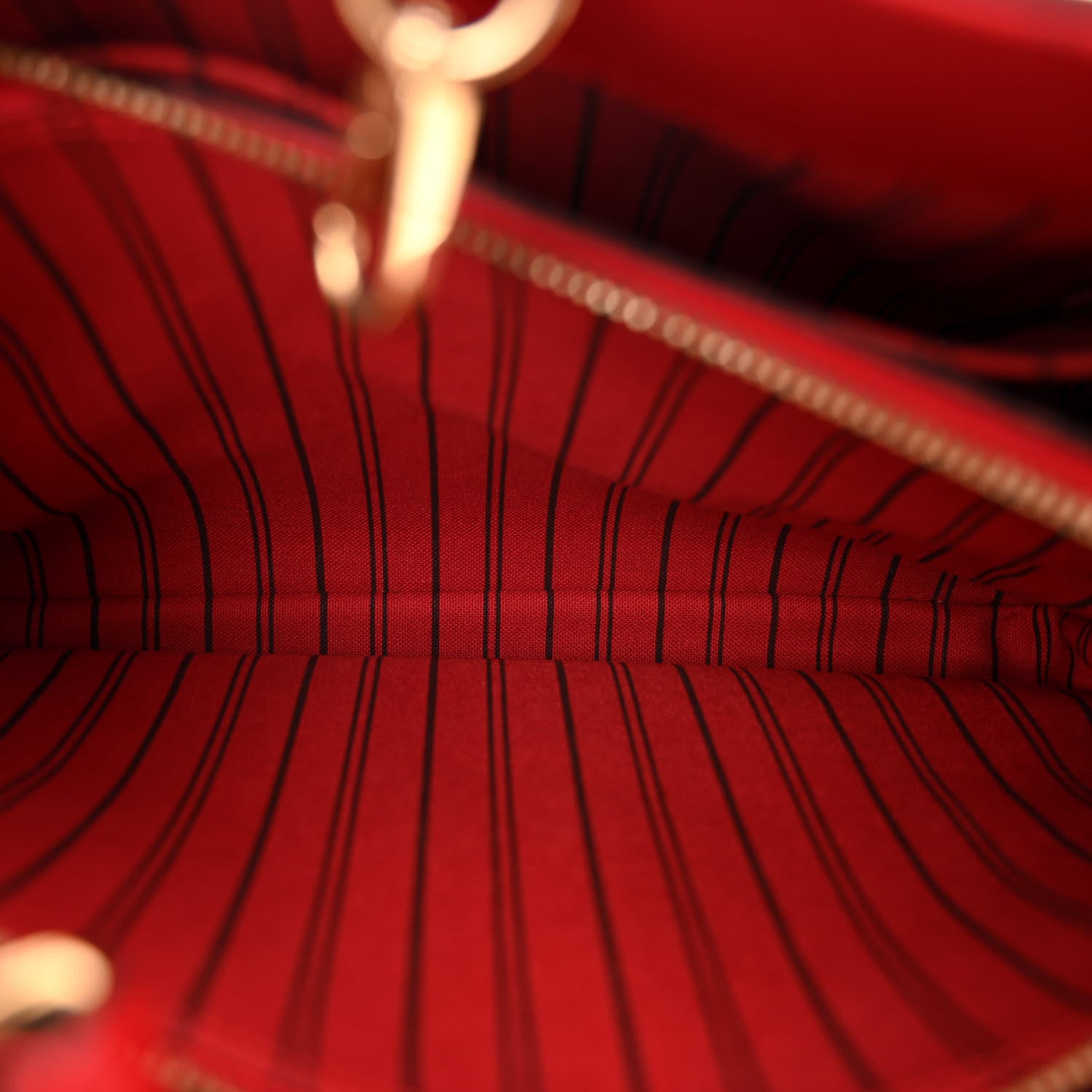 Louis Vuitton Empreinte Montaigne MM Cherry 6 of 12