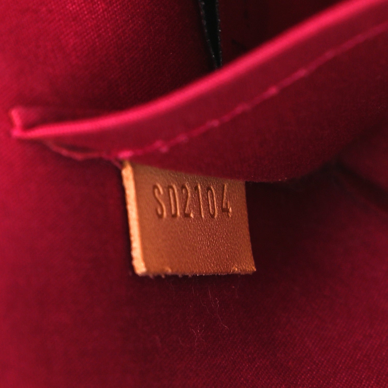 Louis Vuitton Vernis Alma BB Rose Indien 8 of 10