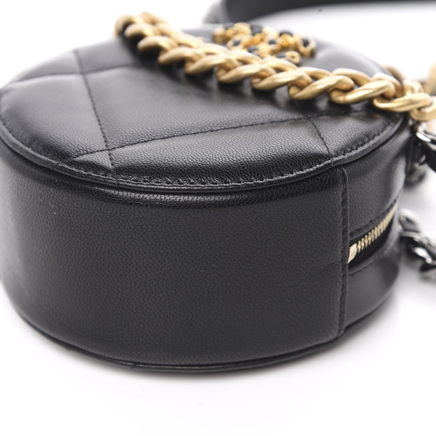 Shiny Goatskin Quilted 19 Round Clutch With Chain Black