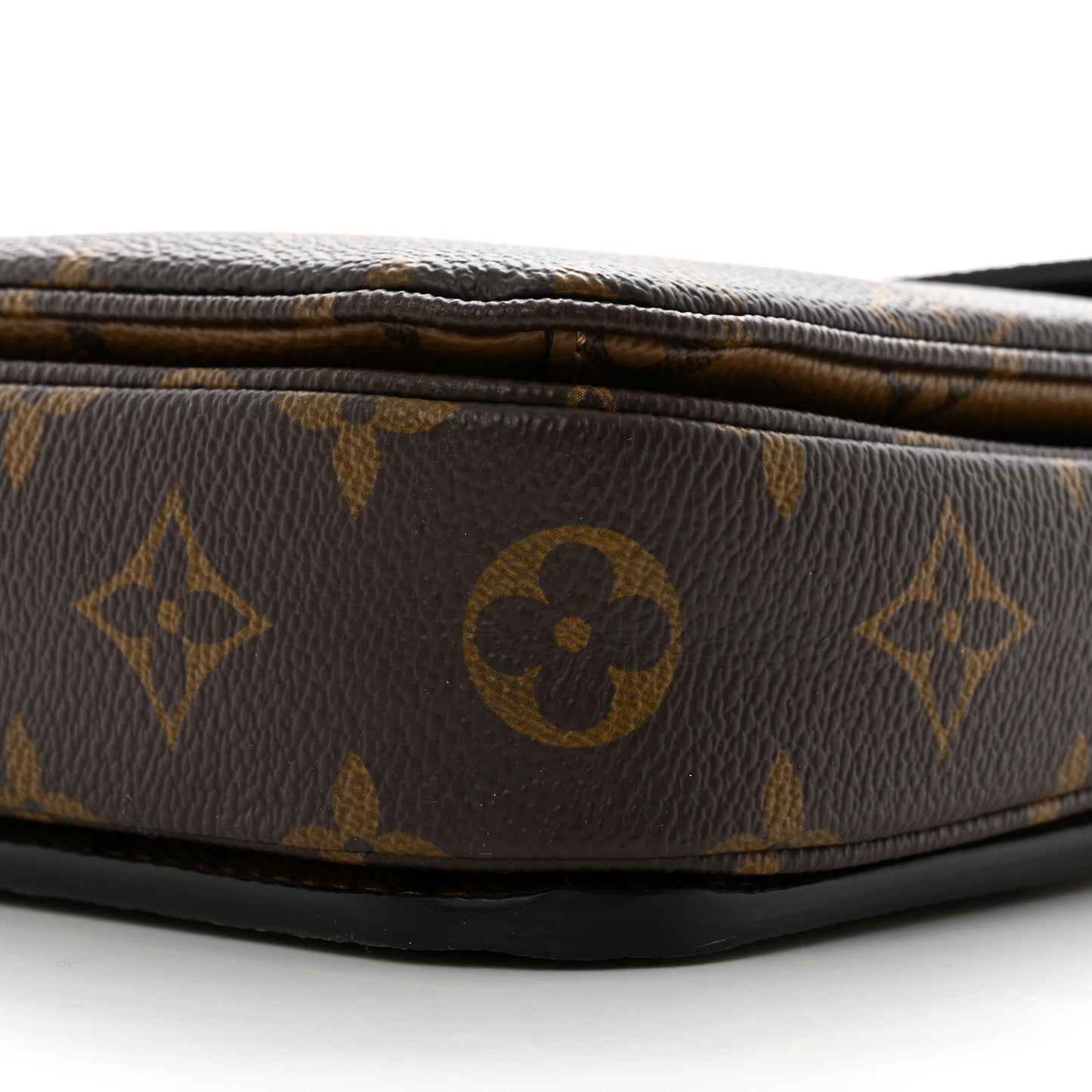 Reverse Monogram Pochette Metis