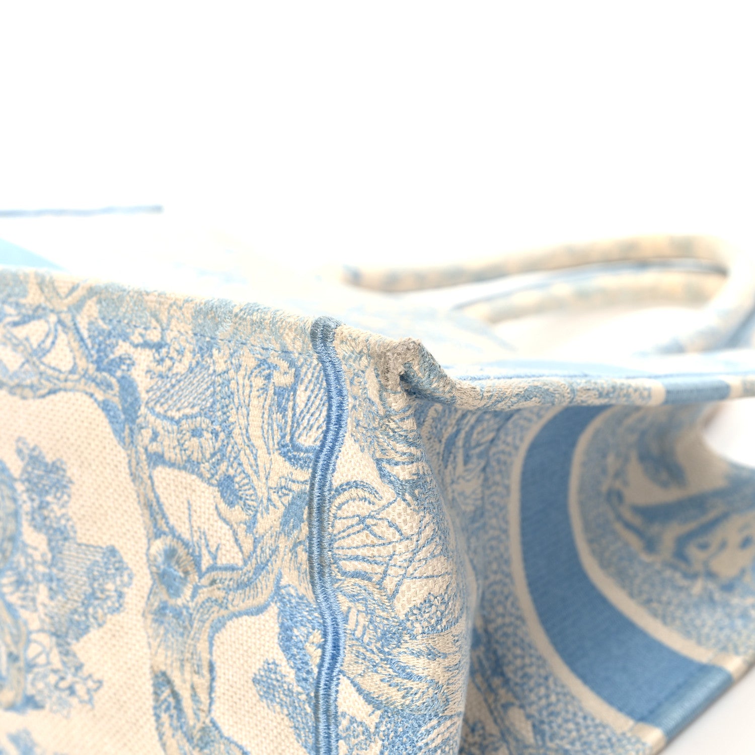 Christian Dior Canvas Embroidered Medium Dioriviera Toile De Jouy Book Tote Light Blue 10 of 14