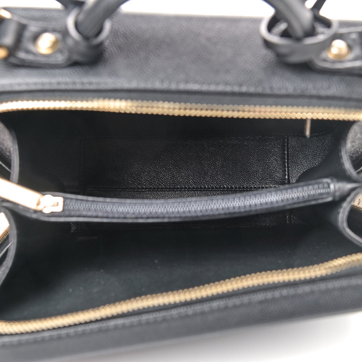 Caviar Quilted Medium CC Filigree Vanity Case Black
