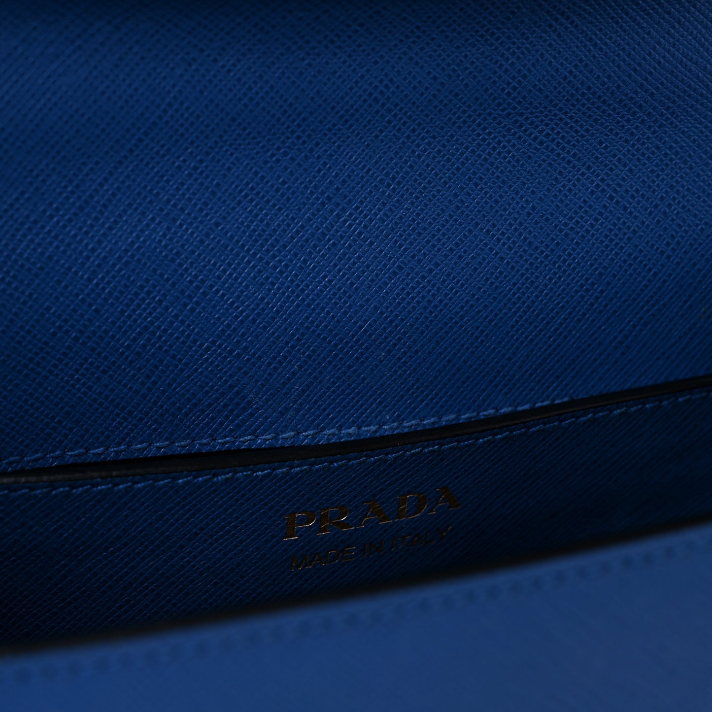 Saffiano Lock Crossbody Bleu