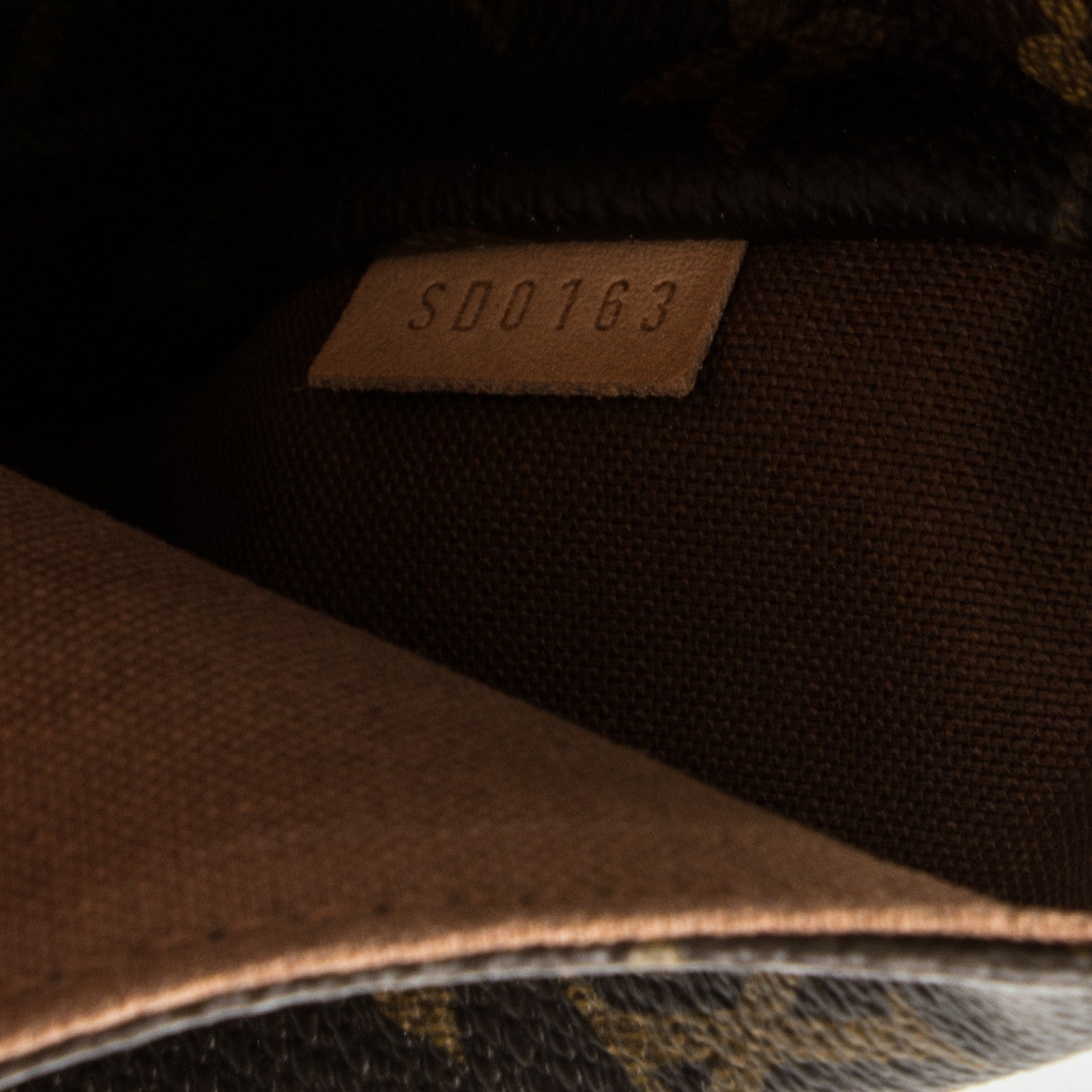 Louis Vuitton Monogram Totally MM 8 of 8