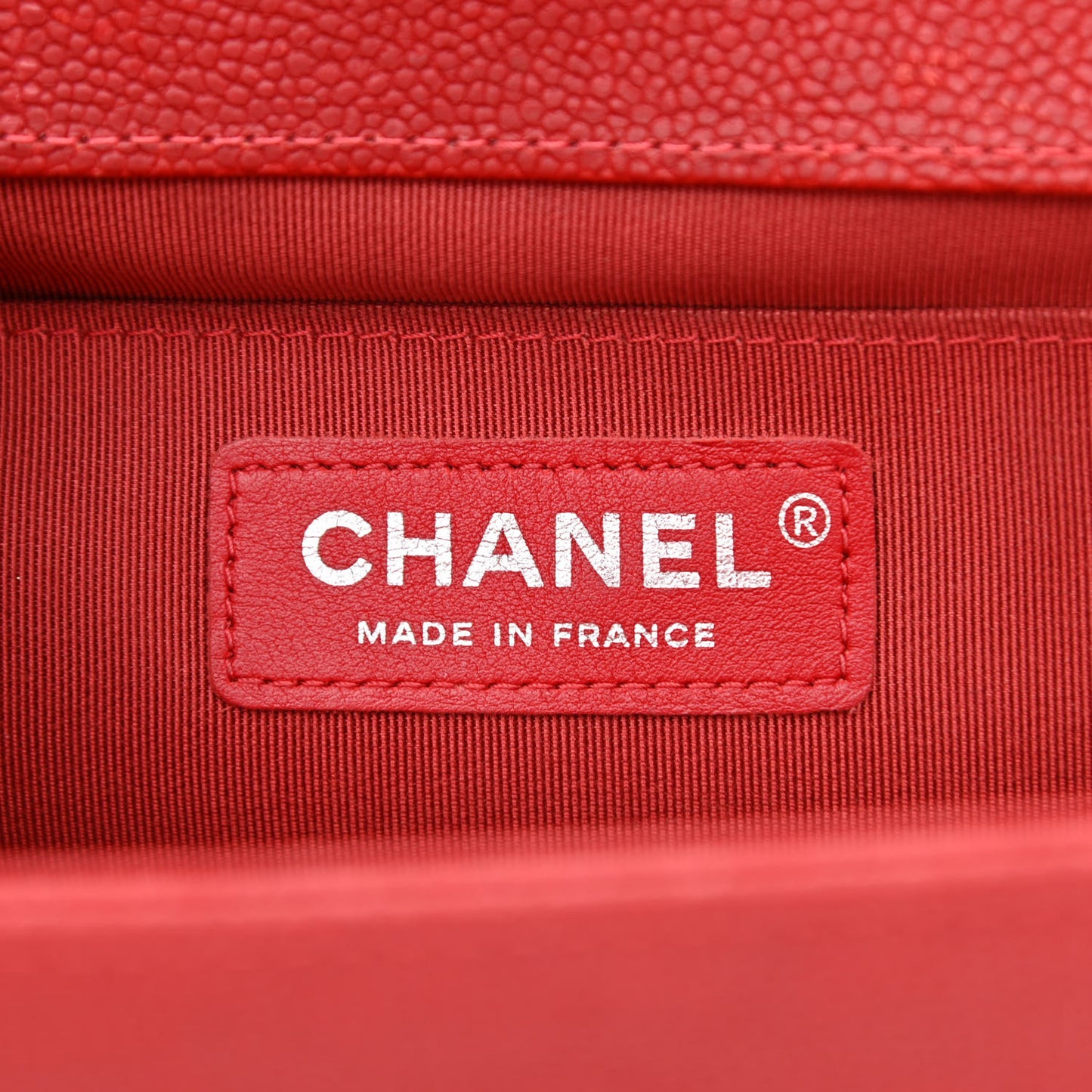Caviar Quilted Medium Boy Flap Red