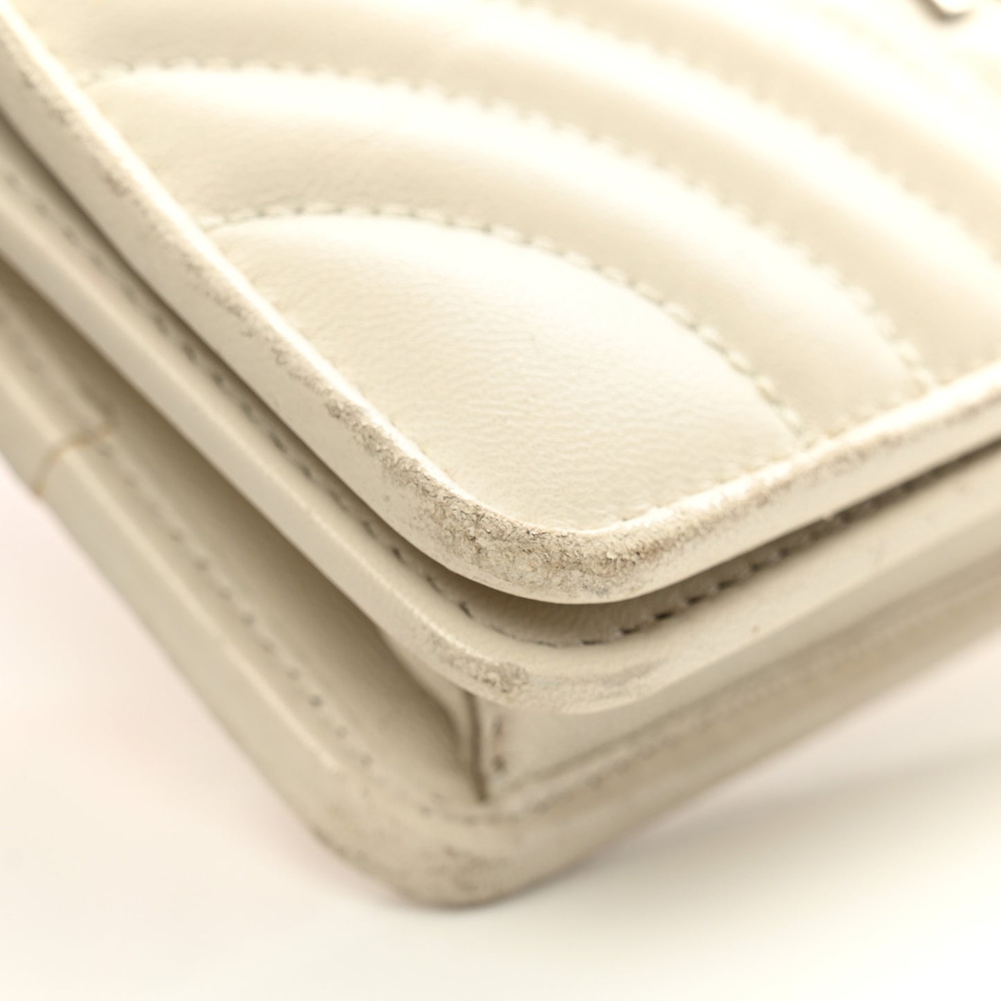 Soft Calfskin Impunture Diagramme Chain Wallet White