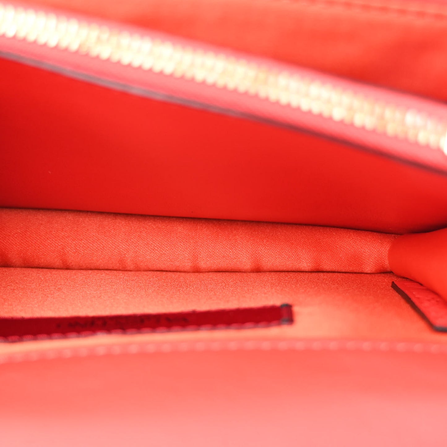 Vitello Rockstud Wallet On Chain Rouge Pur