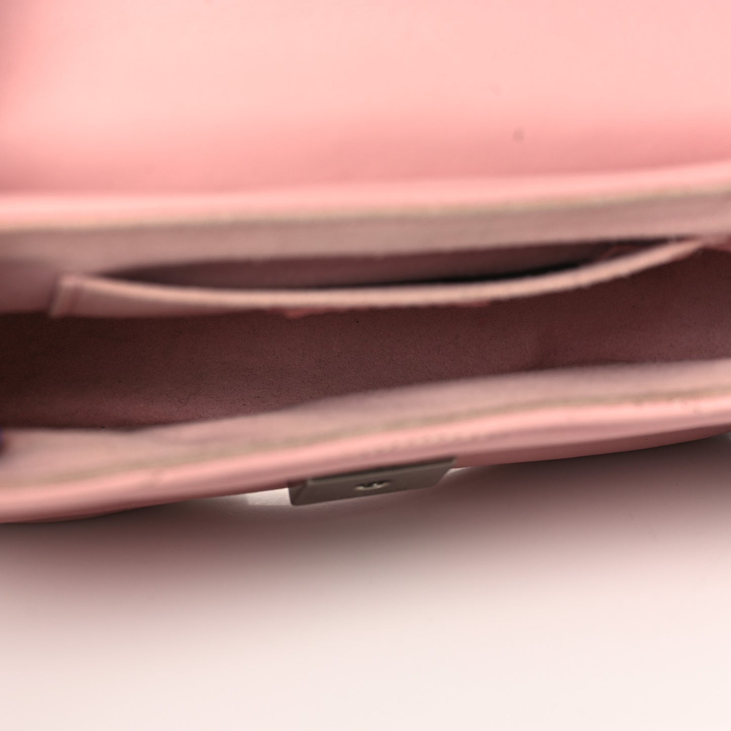 Calfskin New Wave Chain PM Smoothie Pink
