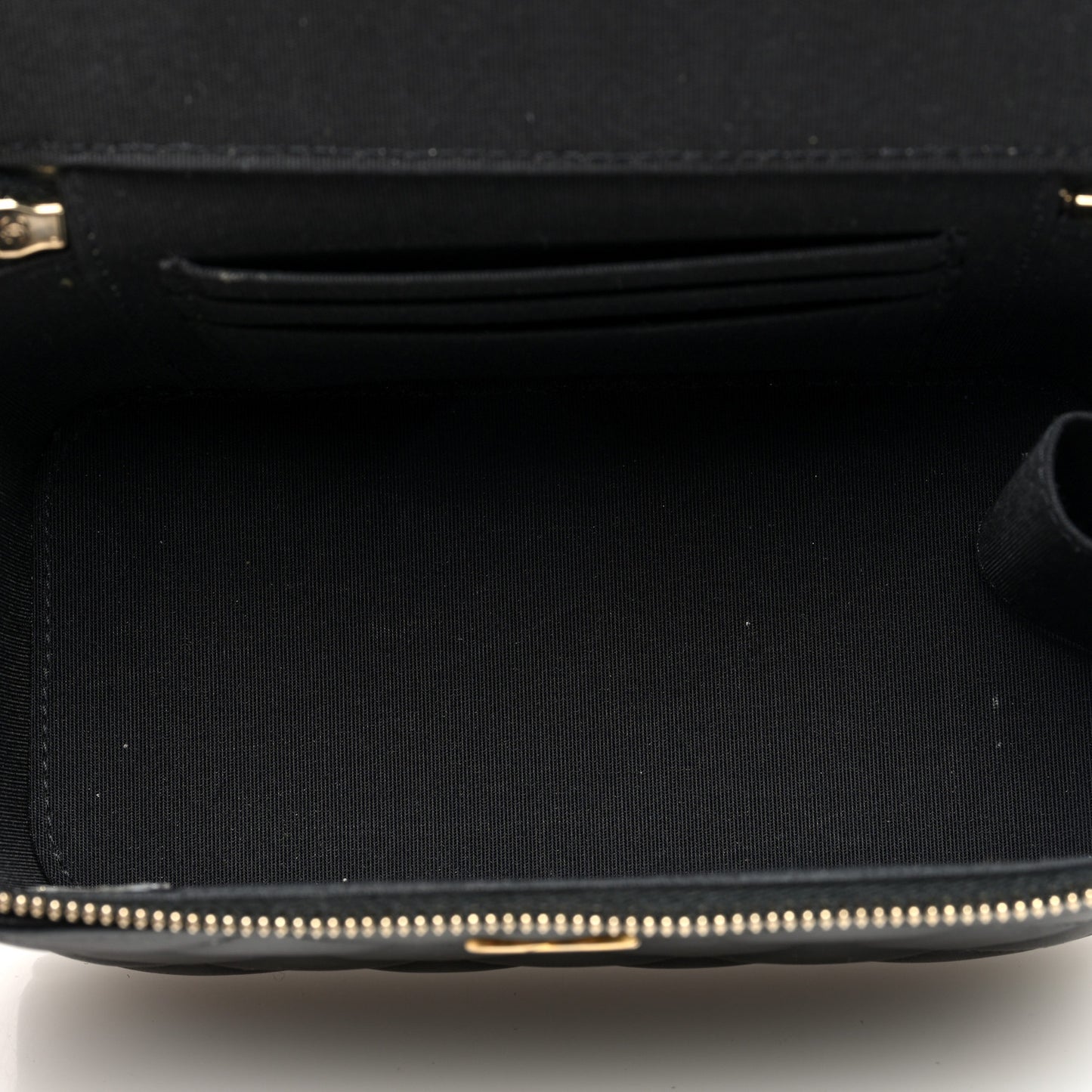 Lambskin Quilted Small Top Handle Vanity Case With Chain Black