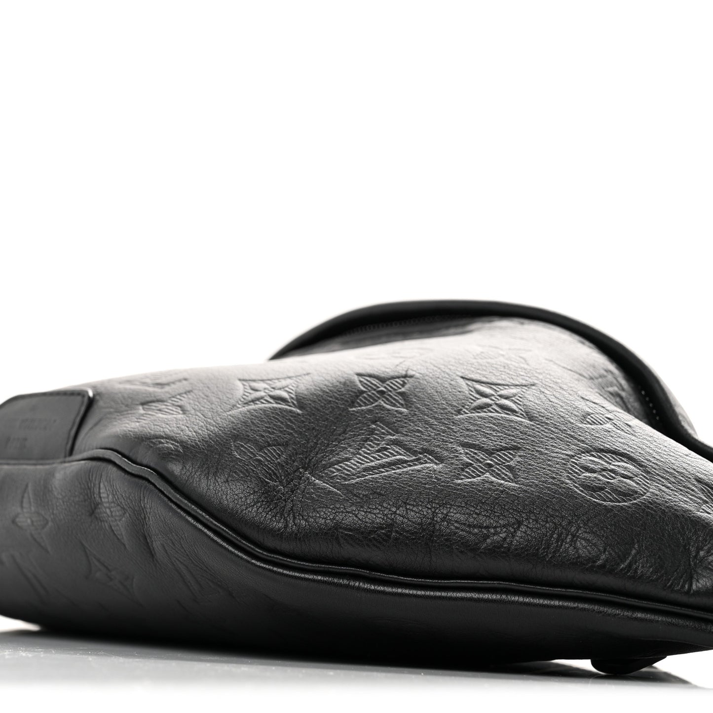 Calfskin Monogram Shadow Discovery Bumbag Black