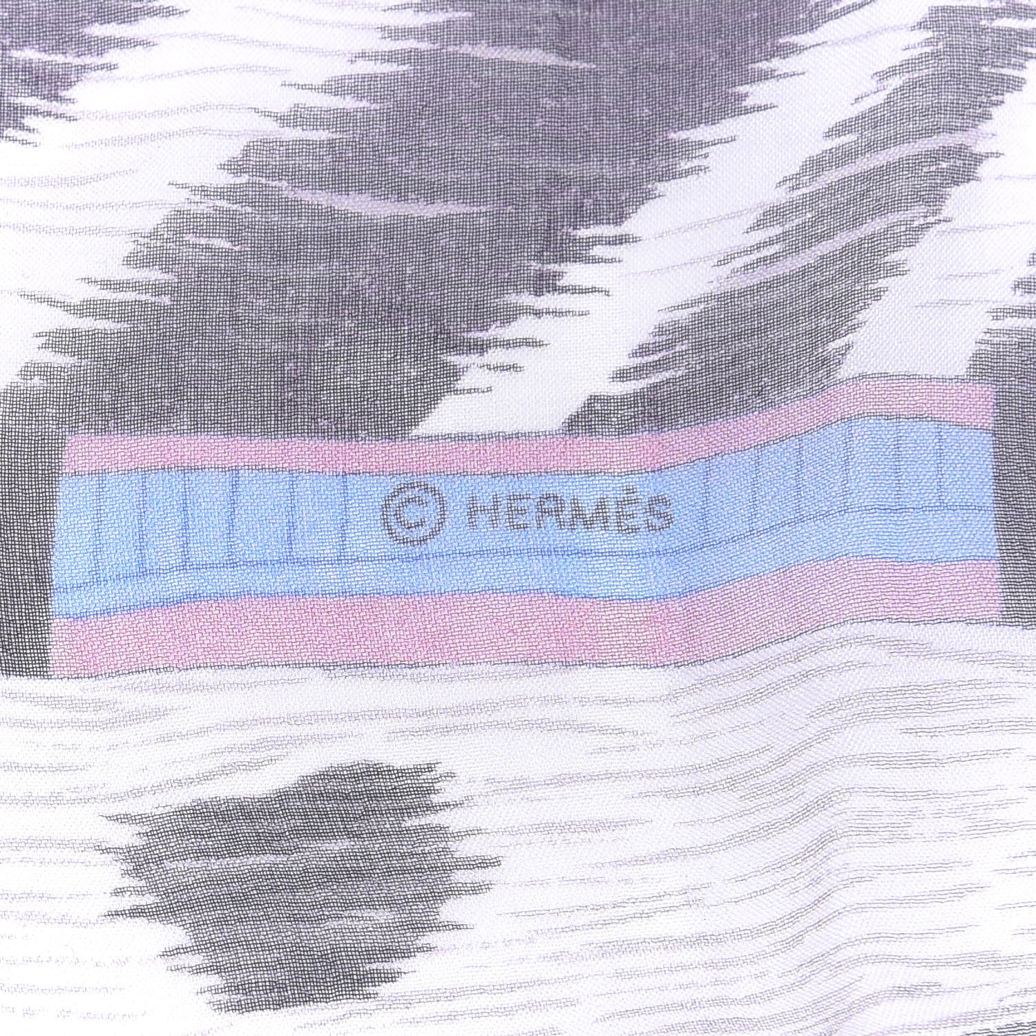 Hermes Silk Pelages et Camouflage Stole Gris Perle Fuchsia 4 of 4