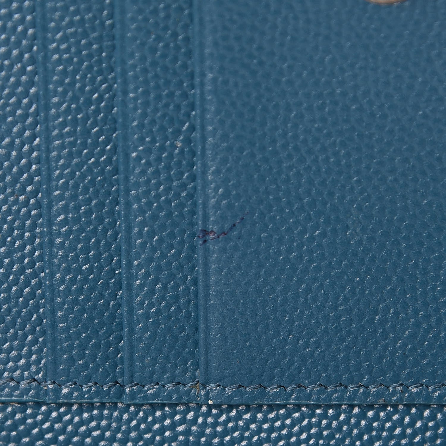 Saint Laurent Grain De Poudre Matelasse Compact Zip Around Wallet Peacock Green 16 of 21