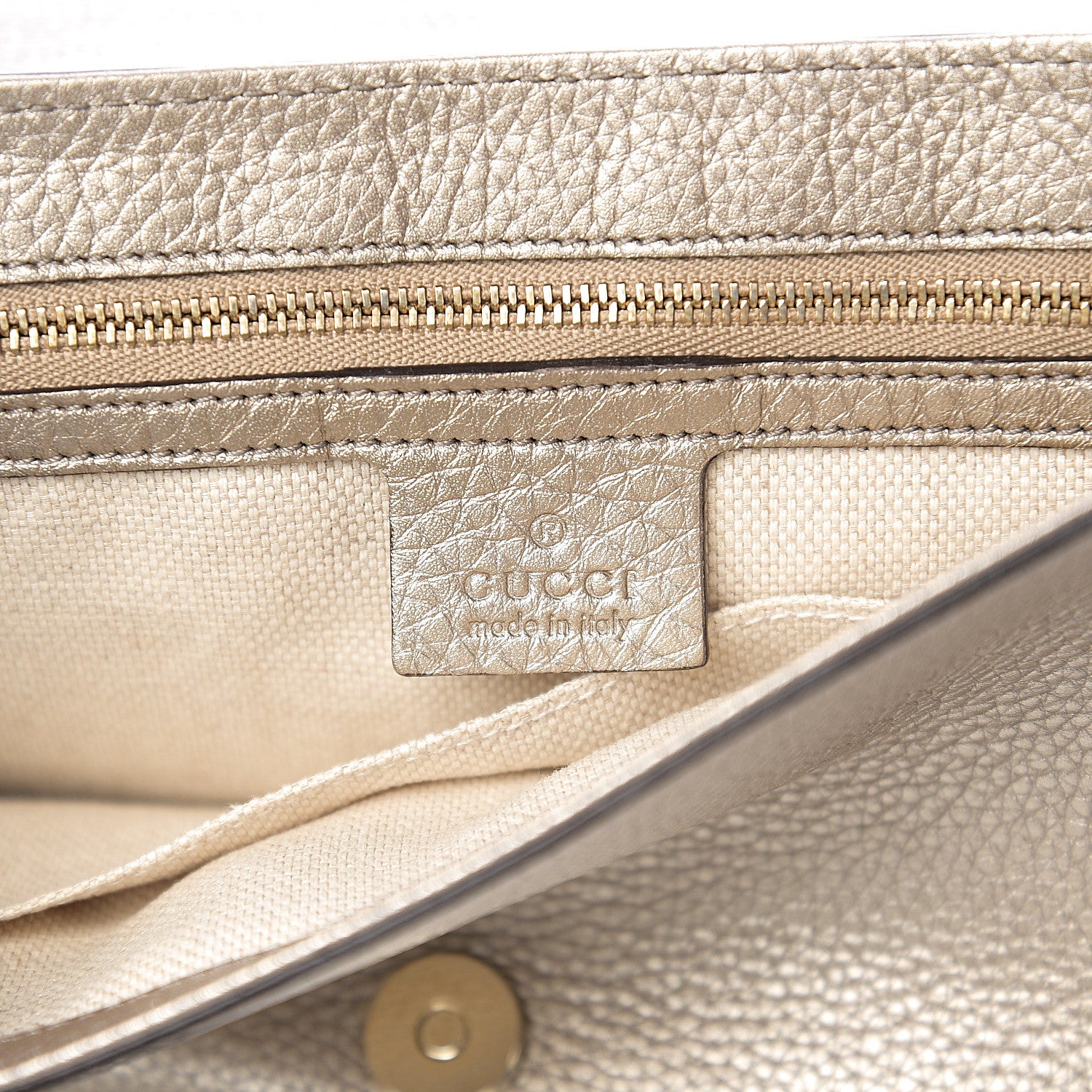 Gucci Metallic Pebbled Calfskin Medium Soho Flap Crossbody Golden Beige 5 of 9