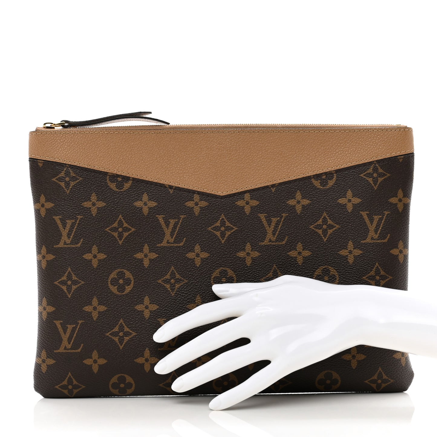 Monogram Daily Pouch Sesame