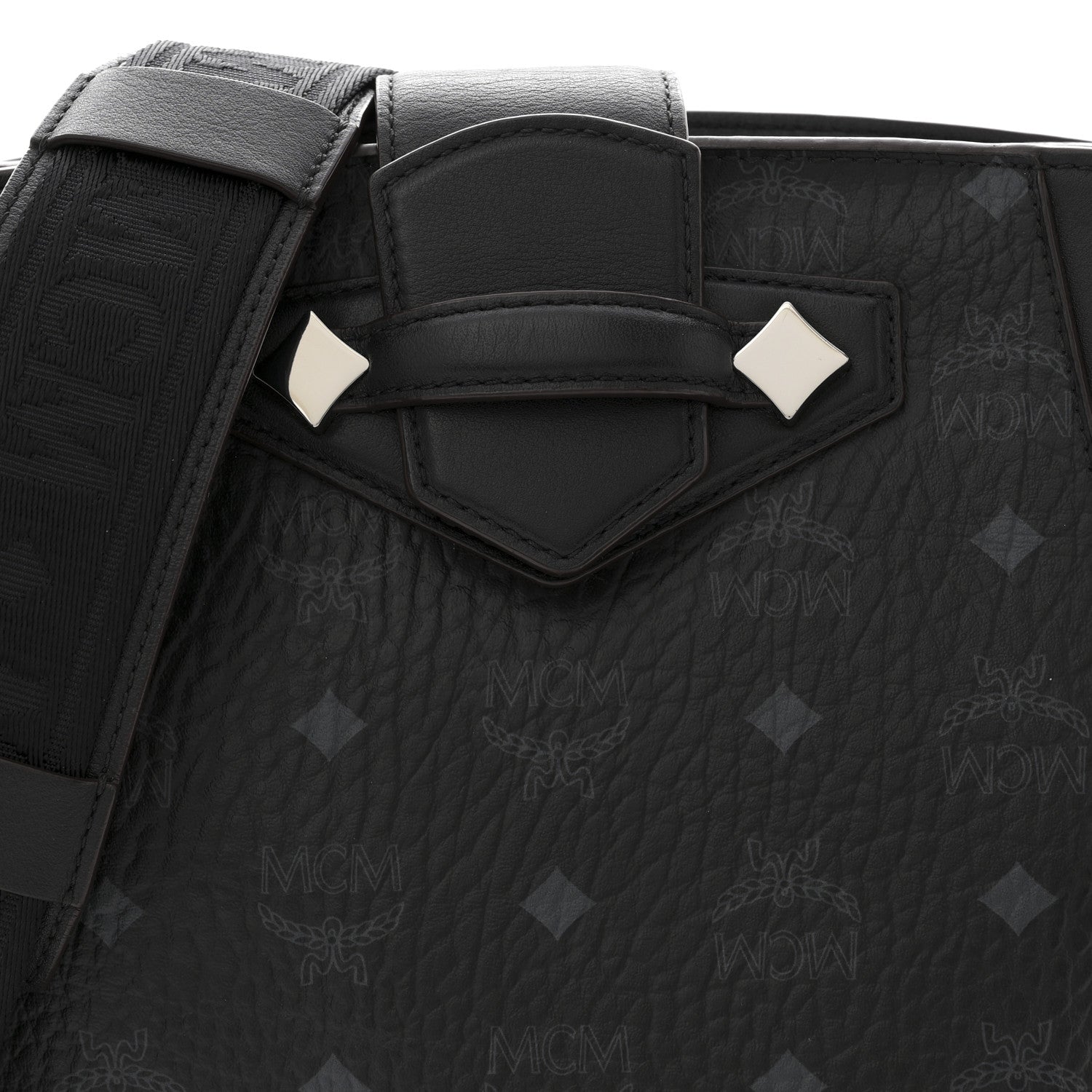 MCM Visetos Calfskin Essential Bucket Bag Black 1867188 – FASHIONPHILE