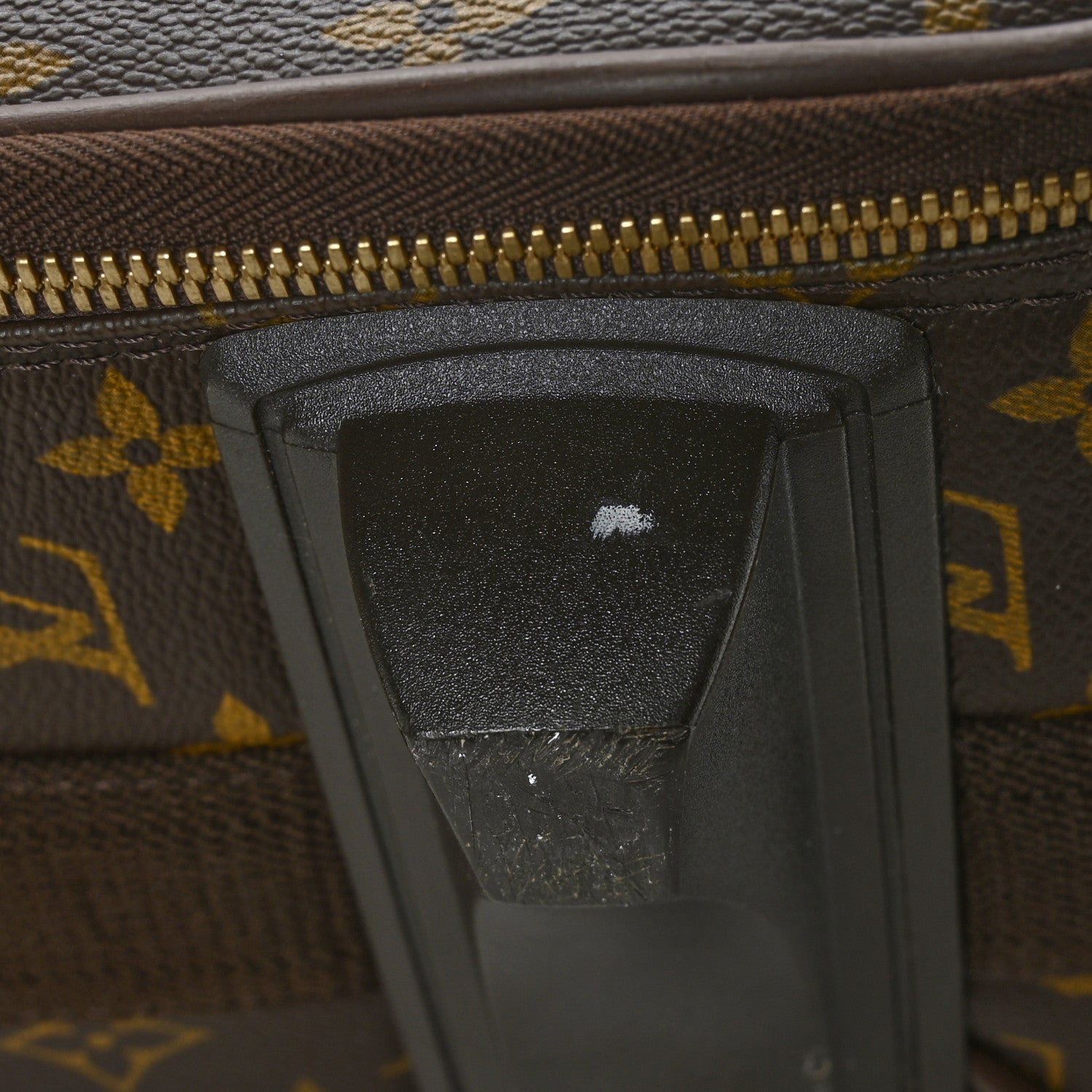 Louis Vuitton Monogram Pegase 60 12 of 15