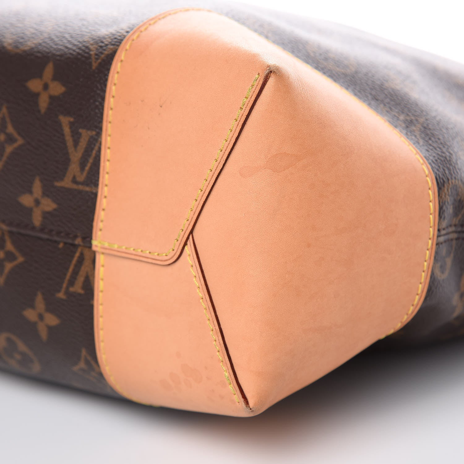 Louis Vuitton Monogram Berri MM 10 of 11