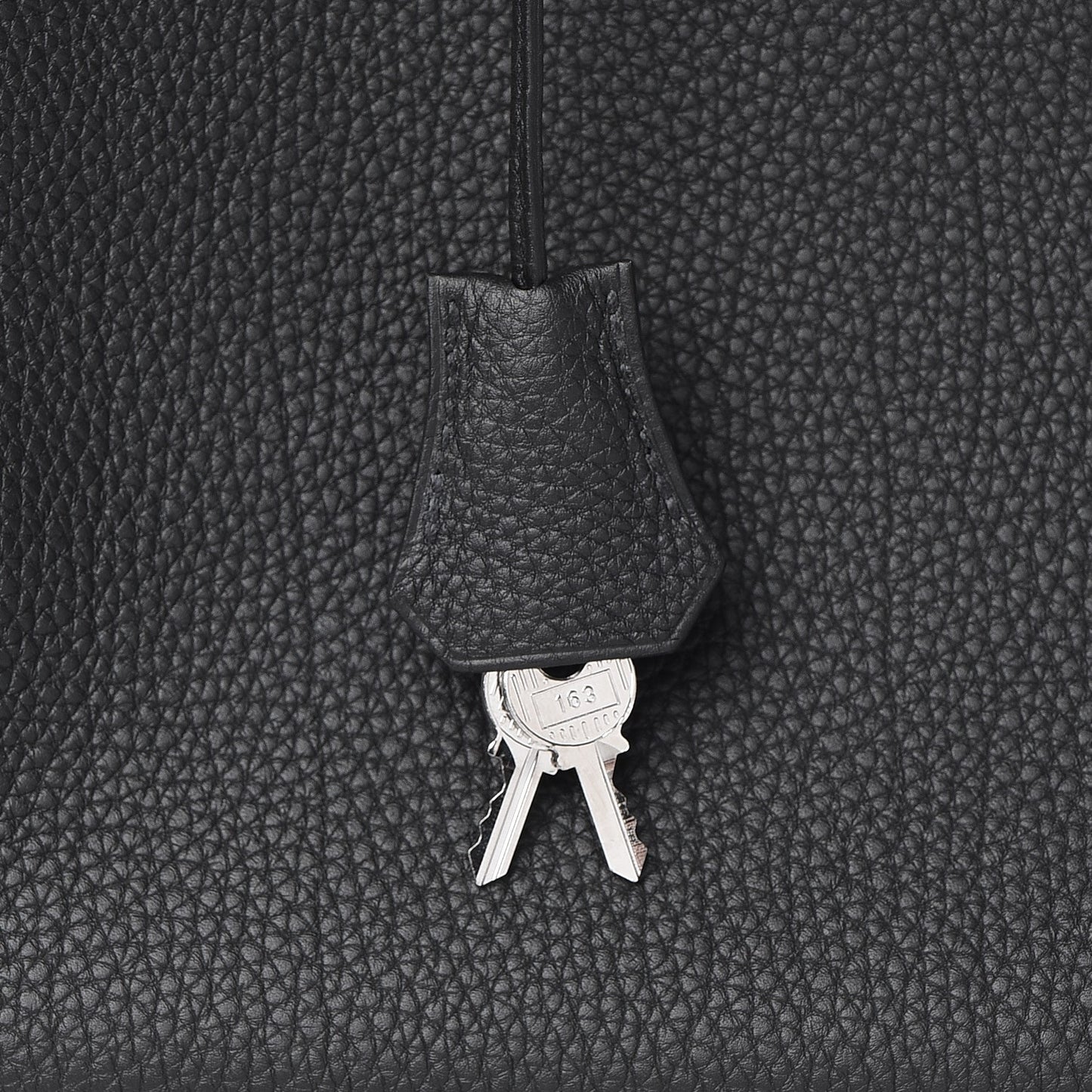 Togo Kelly Retourne 35 Black