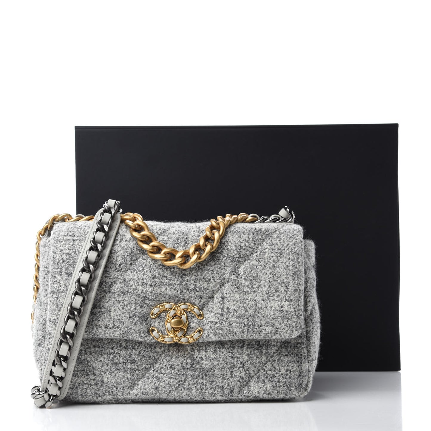 Tweed Quilted Medium Chanel 19 Flap Grey Ecru