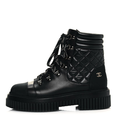 Chanel Calfskin Grosgrain Quilted Lace Up Boots 38.5 Black Grey 1 of 7