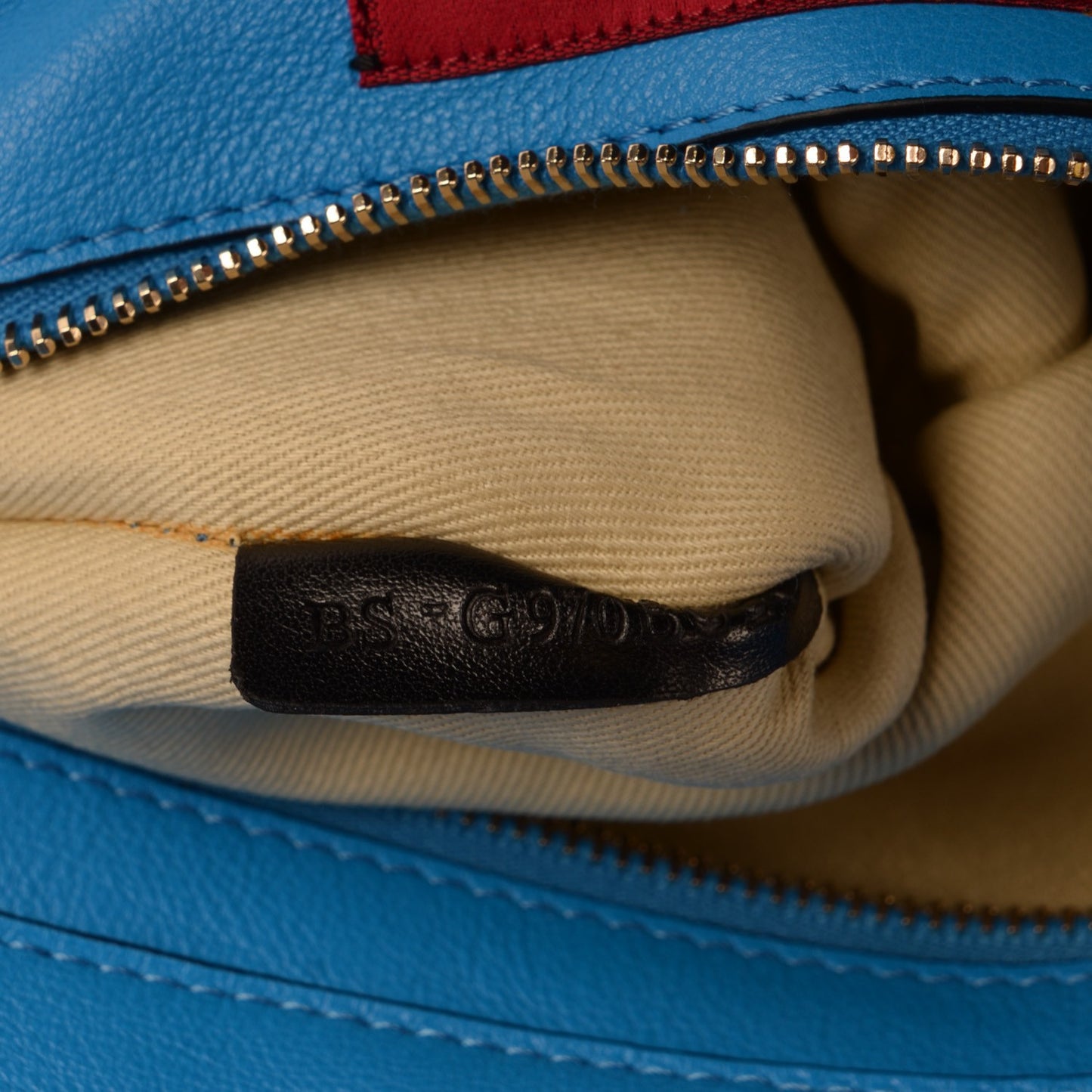 Vitello Medium Rockstud Tote Blue Fluo