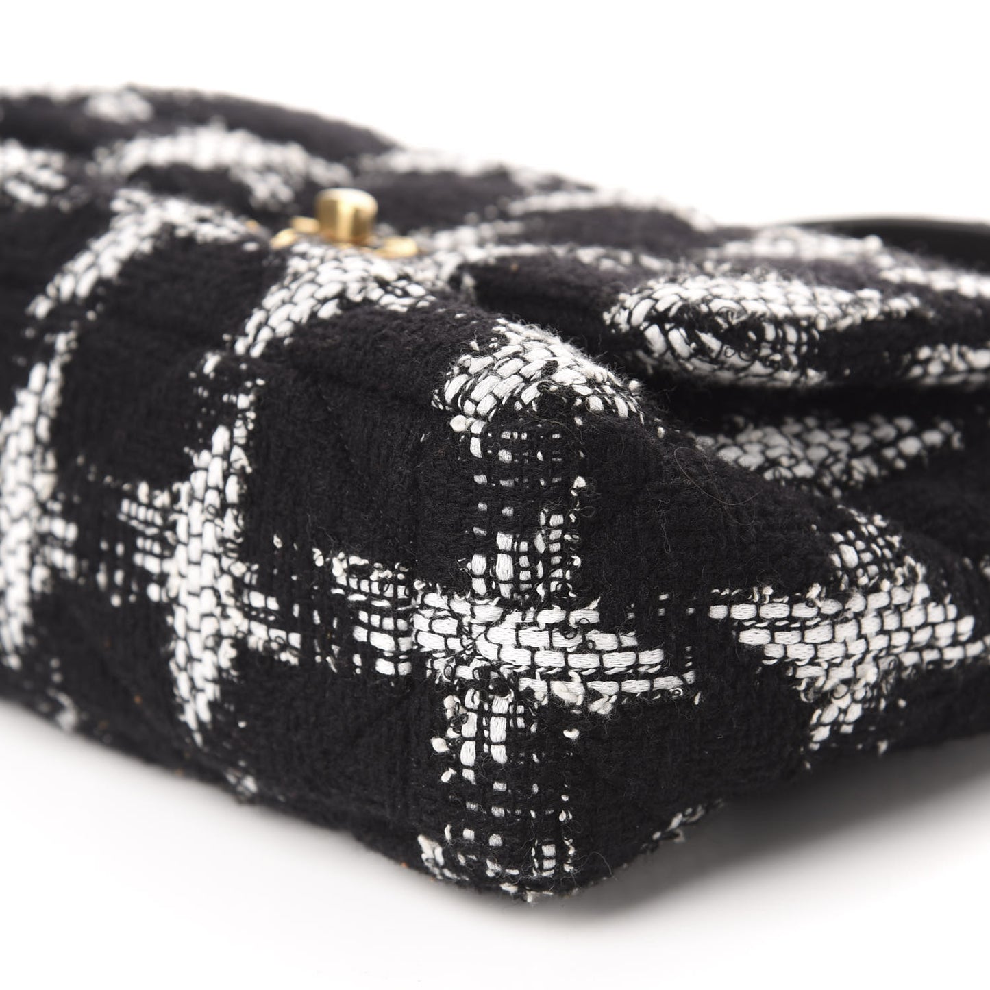 Tweed Quilted Medium 19 Flap Black White