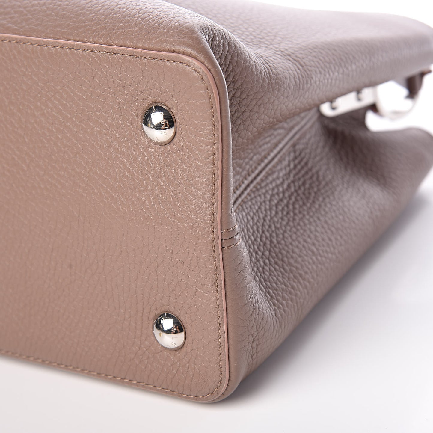 Taurillon Capucines MM Galet