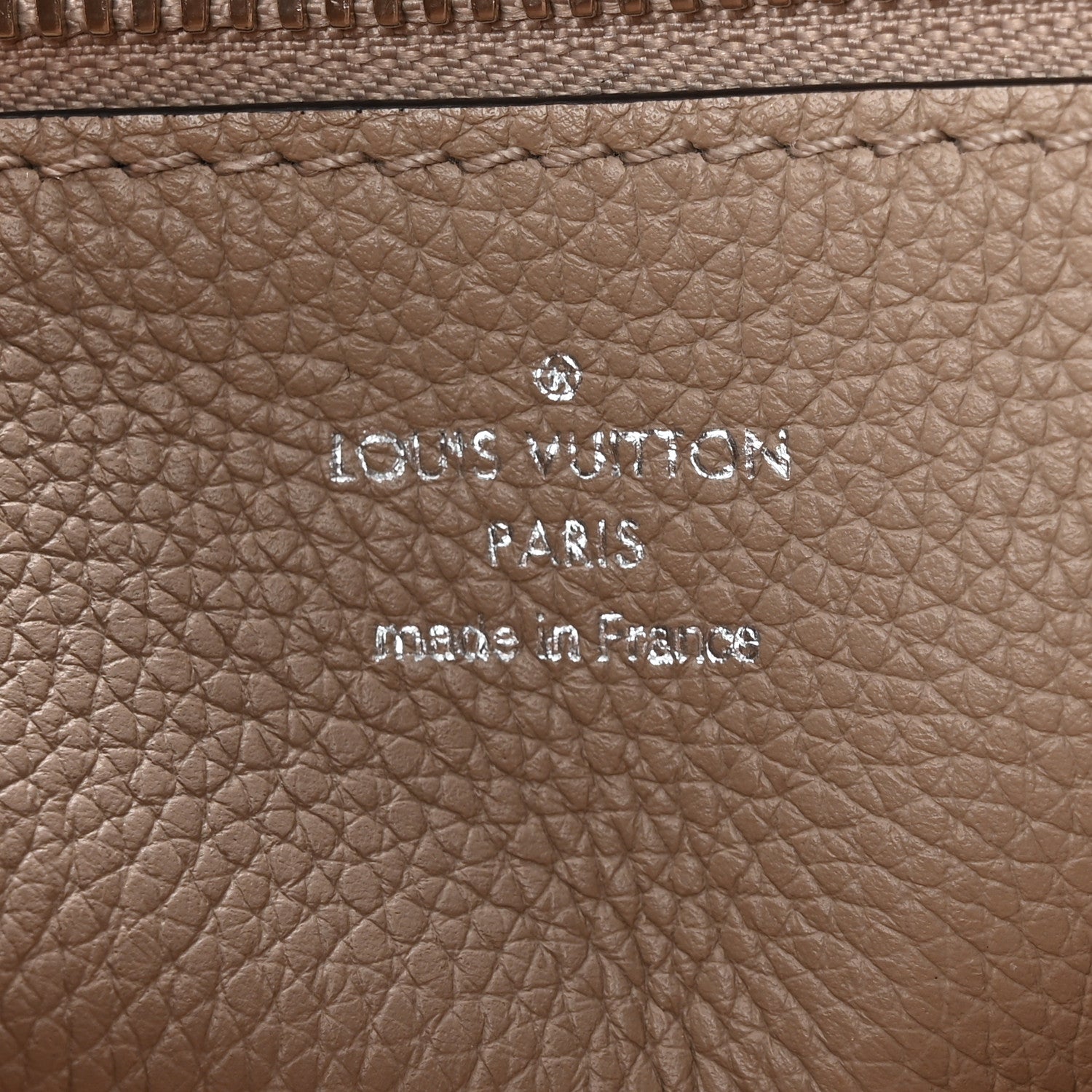 Louis Vuitton Mahina Muria Galet 6 of 10