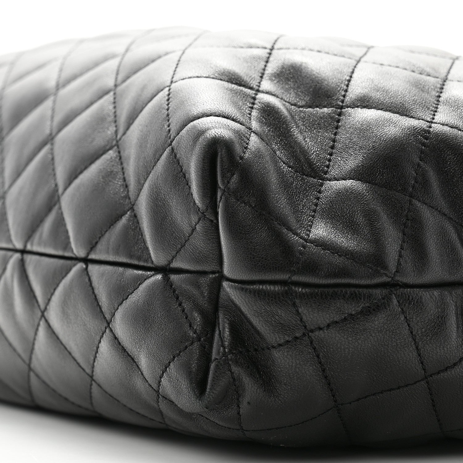 Saint Laurent Lambskin Quilted Maxi Icare Shopping Tote Black 10 of 10