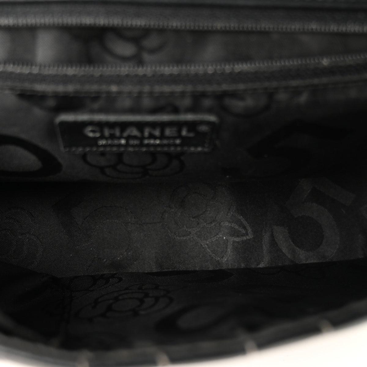 Lambskin Vertical Quilted Medium Single Flap Black