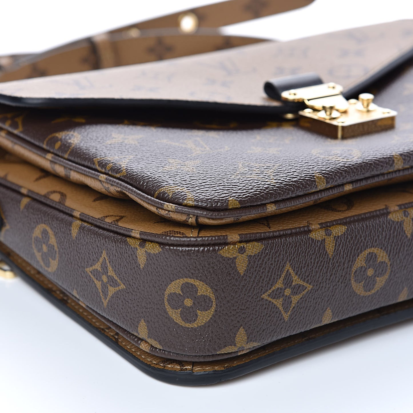 Reverse Monogram Pochette Metis